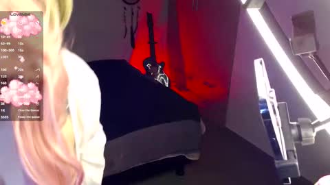 Sara online show from November 18, 2025, 5:17 pm