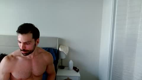 Yoshi online show from November 14, 2025, 10:07 pm