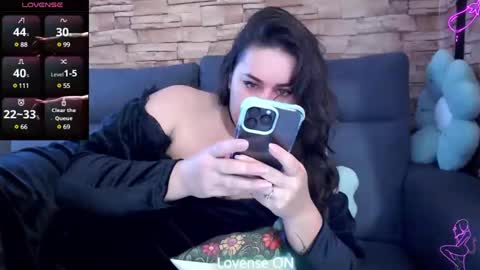 therosepetal online show from February 4, 2025, 9:49 am