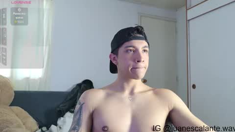 Snapshot of thesaint_xxx chatting on May 14, 2026, 6:37 pm thesaint_xxx online show from May 14, 2026, 6:37 pm