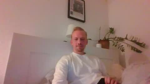 Chloe online show from October 20, 2025, 5:46 pm