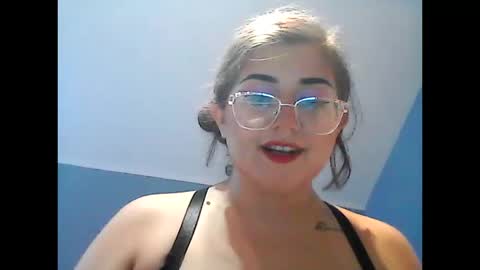 Snapshot of theshortmexican chatting on October 19, 2025, 12:11 am theshortmexican online show from October 19, 2025, 12:11 am