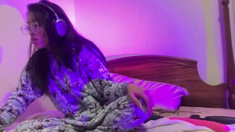 silky baby online show from November 27, 2025, 2:02 am