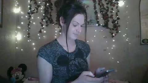 sillymillie0 online show from February 18, 2025, 3:53 am