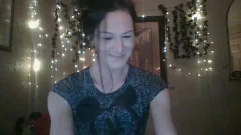 sillymillie0 online show from October 23, 2025, 1:54 pm