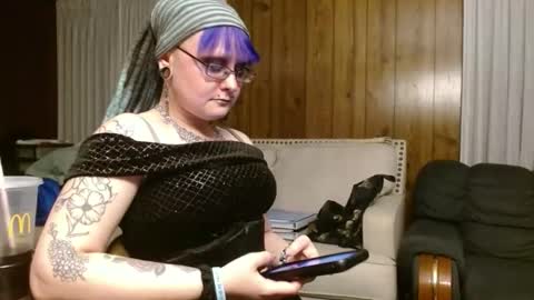 Snapshot of thesirenscall chatting on April 2, 2026, 3:04 am Siren of the Fae online show from April 2, 2026, 3:04 am