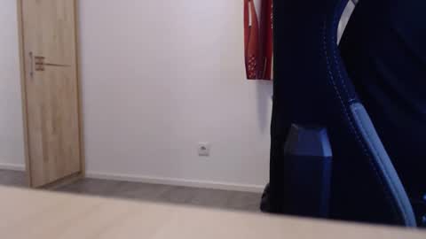 theskylake1 online show from November 7, 2025, 6:19 pm