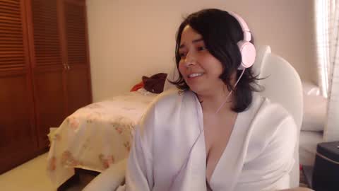 Snapshot of thetalkingbutt chatting on July 10, 2026, 2:52 pm Mai online show from July 10, 2026, 2:52 pm