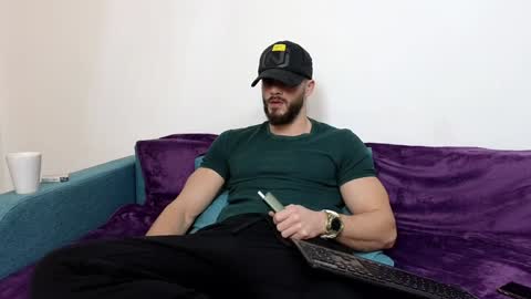 Snapshot of thetopalex chatting on December 17, 2024, 8:01 am TheTopAlex online show from December 17, 2024, 8:01 am