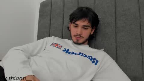 Snapshot of thiaan__ chatting on September 24, 2025, 3:54 am thiaan__ online show from September 24, 2025, 3:54 am