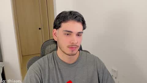 Snapshot of thiaan__ chatting on October 28, 2025, 11:18 pm thiaan__ online show from October 28, 2025, 11:18 pm