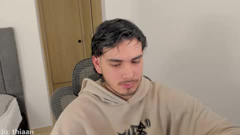 Snapshot of thiaan__ chatting on November 4, 2025, 10:53 pm thiaan__ online show from November 4, 2025, 10:53 pm