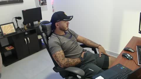 thiago_420 online show from June 1, 2026, 11:28 pm