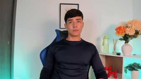 Thiago  online show from May 2, 2026, 12:04 am