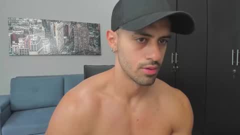 thiago_driussi online show from September 28, 2025, 10:15 pm