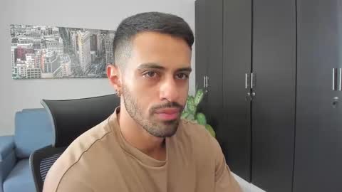 thiago_driussi online show from October 7, 2025, 5:10 pm