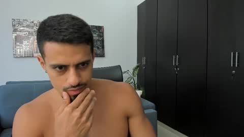 thiago_driussi online show from November 26, 2025, 9:16 pm