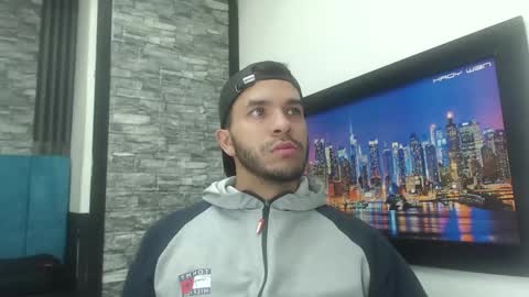 Snapshot of thiago_hairy chatting on October 22, 2025, 3:18 am thiago_hairy online show from October 22, 2025, 3:18 am