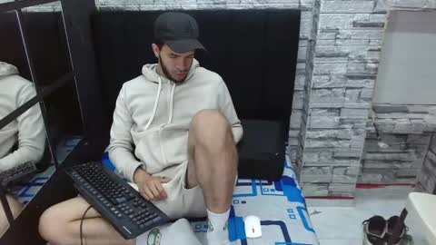 Snapshot of thiago_hairy chatting on November 4, 2025, 2:32 am thiago_hairy online show from November 4, 2025, 2:32 am