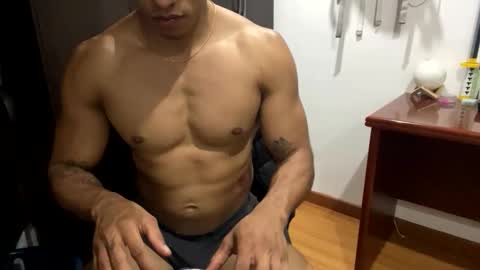 thiago_happy online show from December 18, 2025, 5:13 am