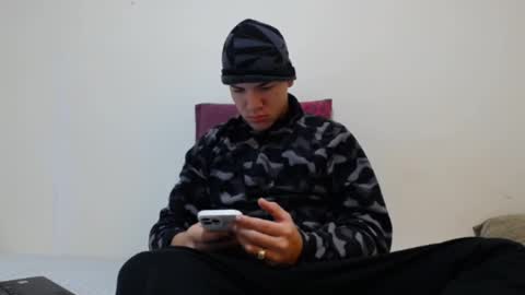 Thiago independent model online show from January 3, 2025, 9:25 am