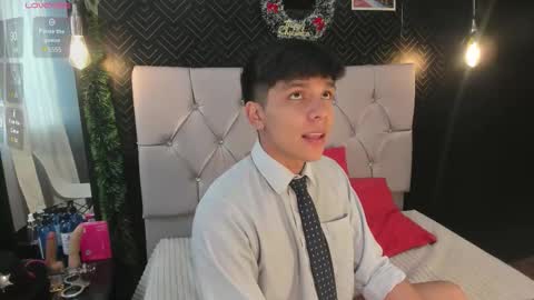 thiago online show from December 15, 2025, 1:48 pm