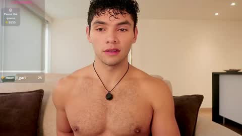 Snapshot of thiago_l chatting on May 17, 2026, 4:25 pm Just Thiago online show from May 17, 2026, 4:25 pm