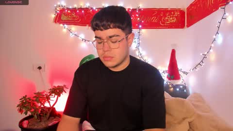 thiago_occonor online show from December 3, 2025, 4:42 am