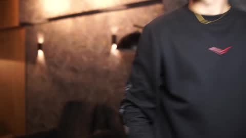 Snapshot of thiago_voss chatting on December 21, 2025, 12:45 pm Thiago online show from December 21, 2025, 12:45 pm