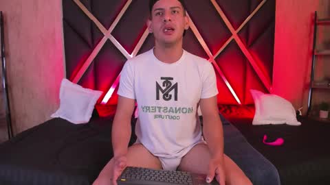 ThiagoCastelli online show from September 17, 2025, 11:45 am