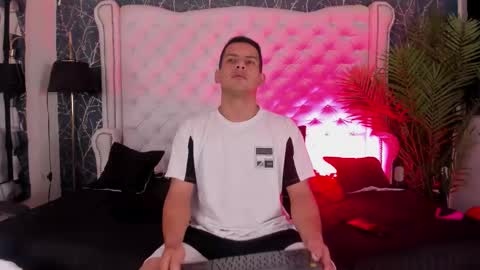 ThiagoCastelli online show from September 20, 2025, 11:44 am