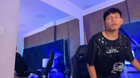 Snapshot of thiagoferrer_ chatting on June 2, 2026, 4:14 am T H I A G O online show from June 2, 2026, 4:14 am