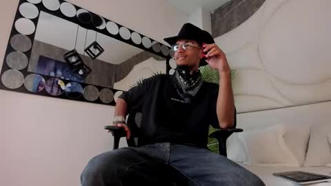 ThiagoFerreti online show from October 9, 2025, 3:26 am