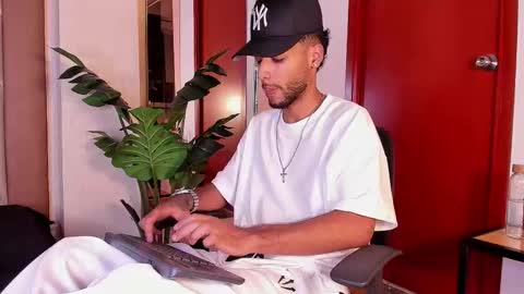 ThiagoFerreti online show from March 18, 2026, 3:09 am