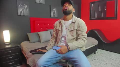 Thia Gomez online show from November 26, 2025, 12:17 pm