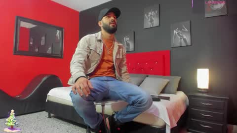 Thia Gomez online show from December 3, 2025, 12:14 pm