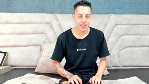 Thiago   online show from January 23, 2025, 8:02 pm