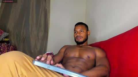 Thiago Instagram   online show from October 27, 2025, 11:52 pm