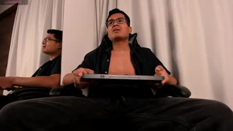 Snapshot of thiagovega_ chatting on June 12, 2026, 5:06 am thiagovega_ online show from June 12, 2026, 5:06 am