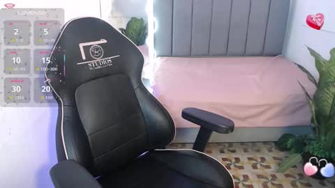  thiana  online show from October 13, 2025, 3:17 am