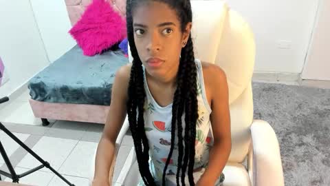 thianahorny online show from November 28, 2025, 11:57 am