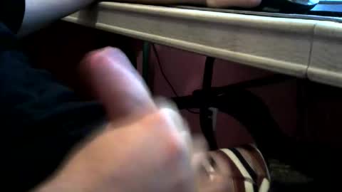 thick_penguin online show from September 22, 2025, 7:05 pm