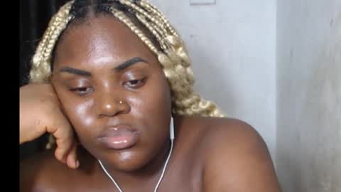 thickebonny0 online show from September 18, 2025, 7:10 am