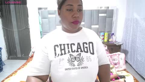 Snapshot of thickebonymilf chatting on January 31, 2025, 4:25 am XIOMARA online show from January 31, 2025, 4:25 am