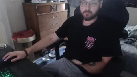 Snapshot of thickgarrett chatting on September 21, 2025, 4:41 pm thickgarrett online show from September 21, 2025, 4:41 pm