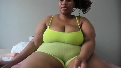 thickleeyanax online show from December 4, 2024, 7:06 am