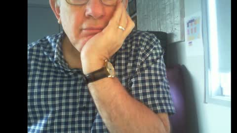 Snapshot of thickmelnik chatting on December 8, 2024, 1:02 am James online show from December 8, 2024, 1:02 am