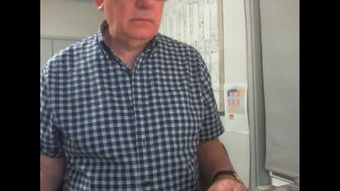 Snapshot of thickmelnik chatting on December 31, 2024, 2:14 pm James online show from December 31, 2024, 2:14 pm
