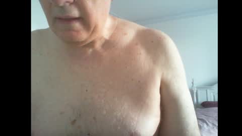 Snapshot of thickmelnik chatting on January 20, 2025, 9:11 pm James online show from January 20, 2025, 9:11 pm