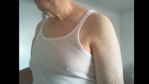 Snapshot of thickmelnik chatting on January 23, 2025, 10:33 pm James online show from January 23, 2025, 10:33 pm